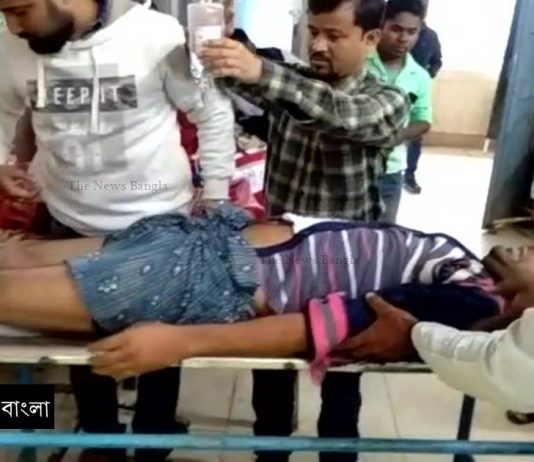 স্কুলে শুট আউট, তৃণমূলের গোষ্ঠীদ্বন্দ্বে শিক্ষকদের লক্ষ্য করে গুলি স্কুলে ভিতর শুট আউট, তৃণমূলের গোষ্ঠীদ্বন্দ্বে শিক্ষকদের লক্ষ্য করে গুলি/The News বাংলা