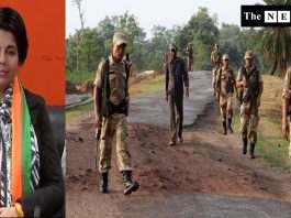 সাতসকালে ভোটের বুথে কেঁদে ফেললেন ভারতী, উড়ে গেল পায়ের নখ সাতসকালে ভোটের বুথে কেঁদে ফেললেন ভারতী, উড়ে গেল পায়ের নখ/The News বাংলা